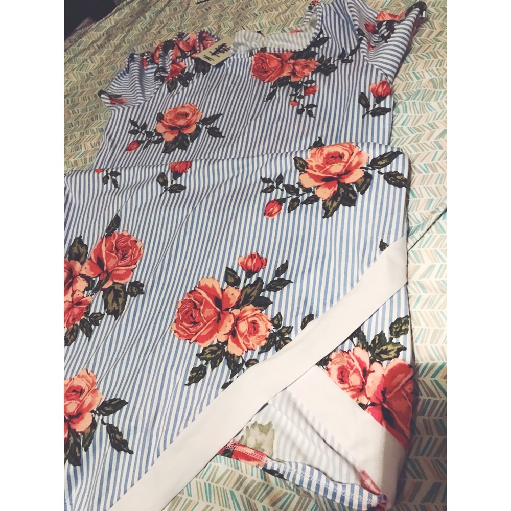 Floral stripped dress 🌸